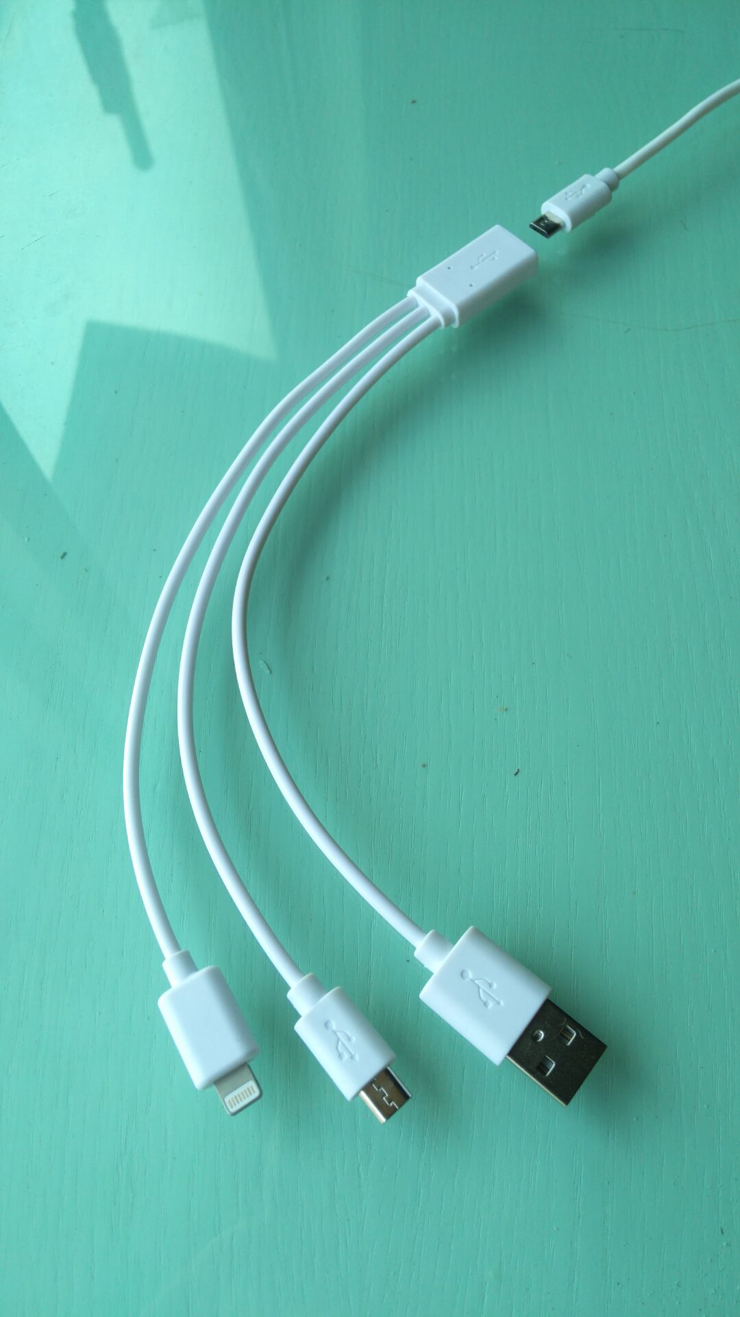 汕头一拖三USB供电线：优质的一拖三双向充电线品牌推荐